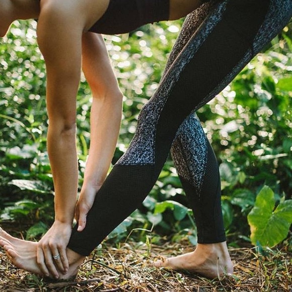 Lululemon Fit Physique Tight - Picture 1 of 12